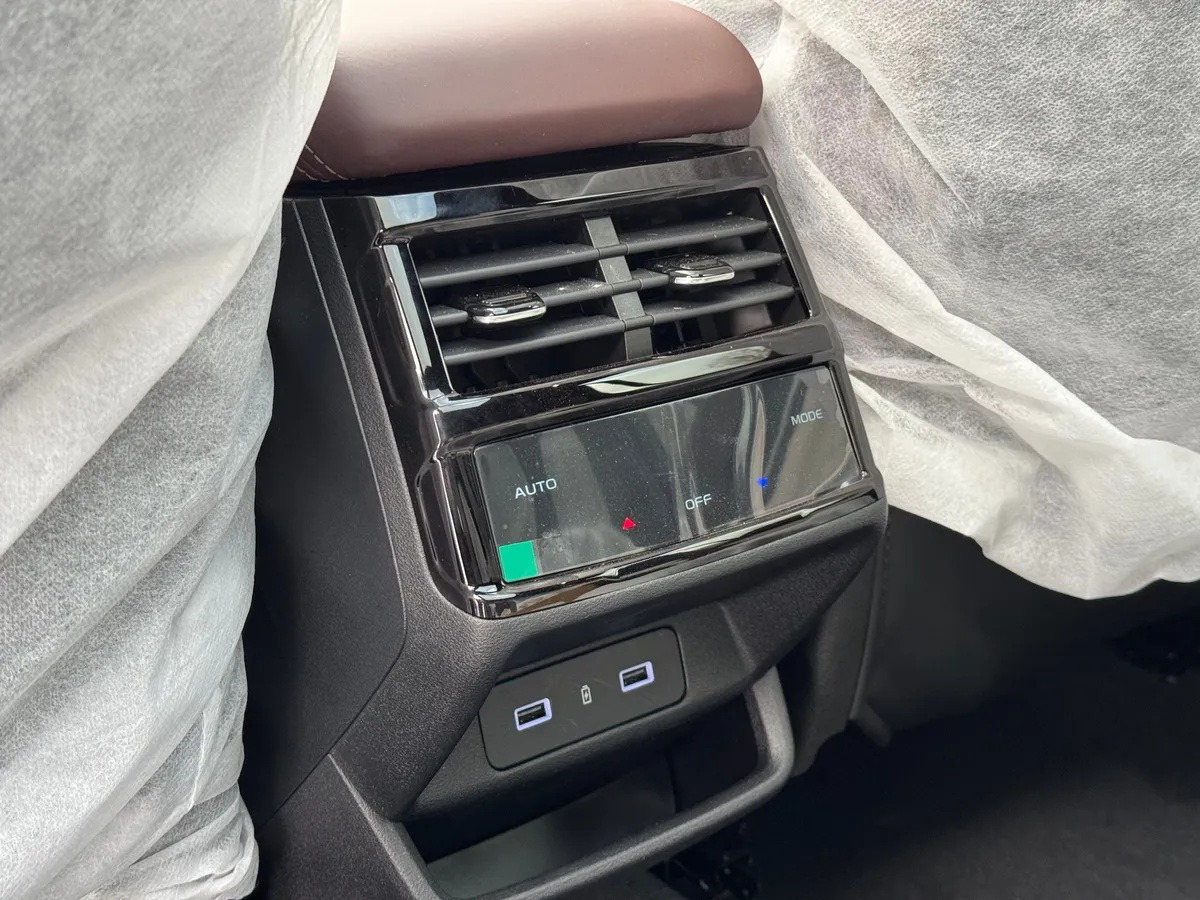 Geely Monjaro 2.0 AT 4WD (238 л.с.)