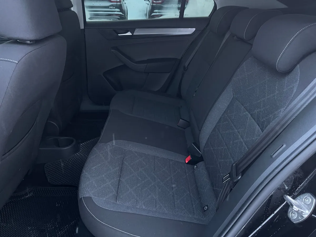 Volkswagen Polo 1.6 AT (110 л.с.)