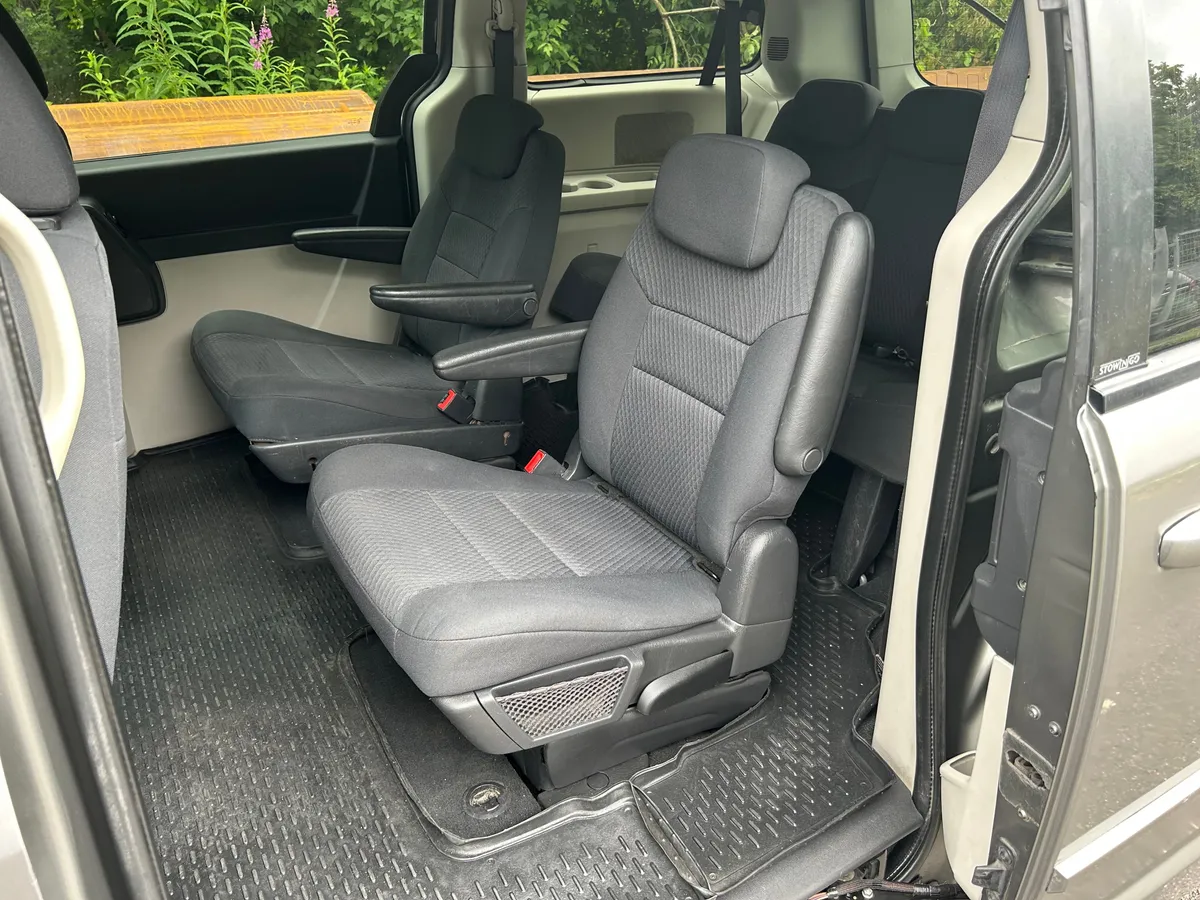 Dodge Caravan 3.3 AT (173 л.с.)