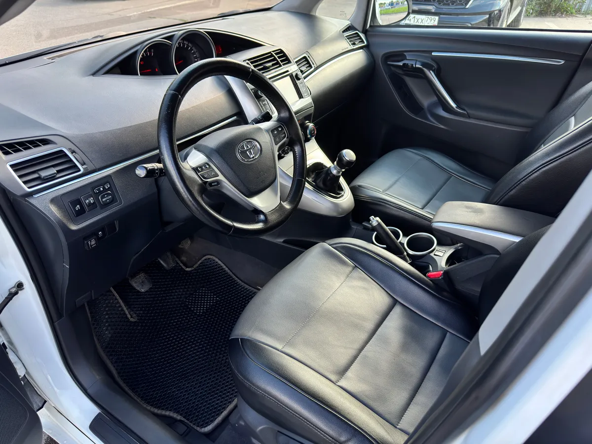 Toyota Verso 1.8 CVT (147 л.с.)