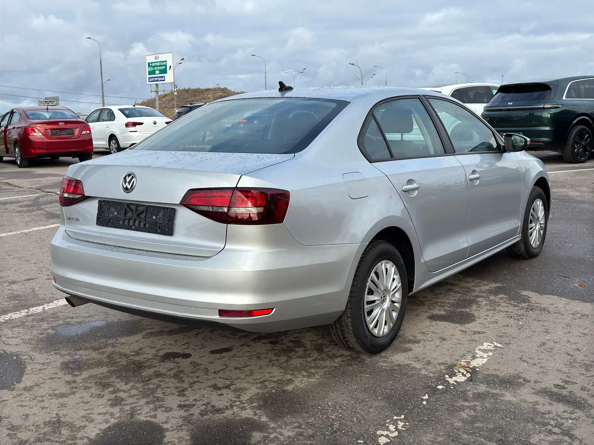 Volkswagen Jetta 1.6 MPI AT (110 л.с.)