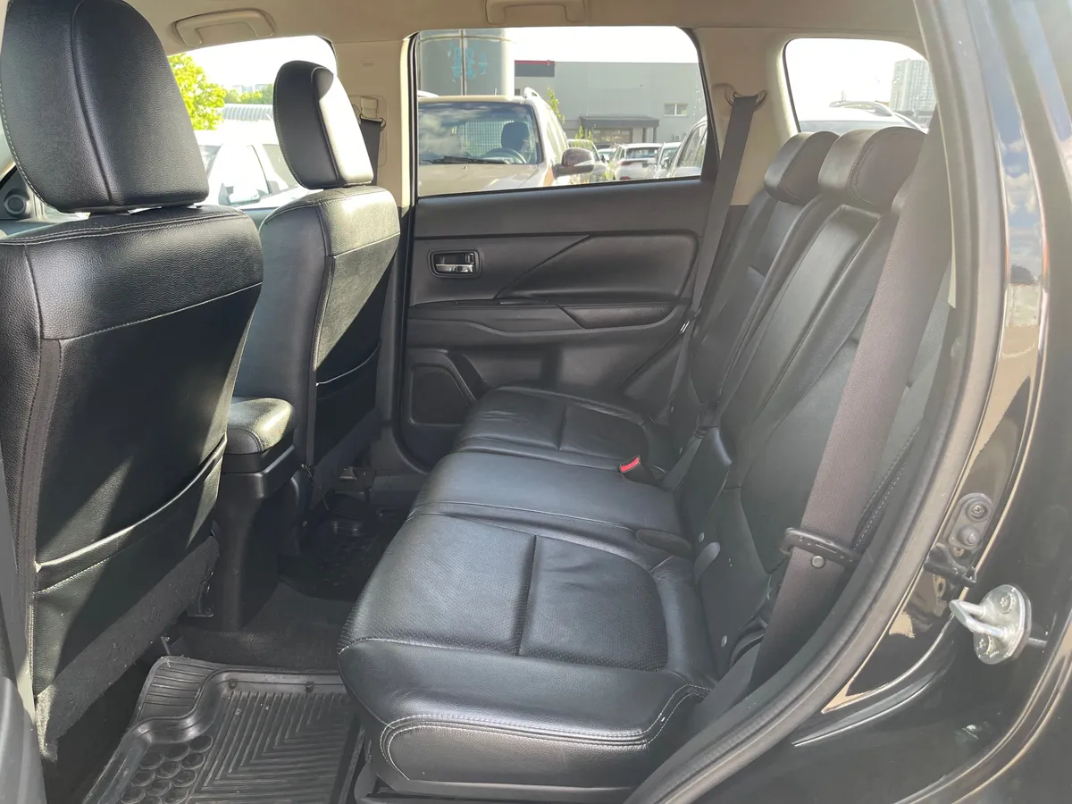 Mitsubishi Outlander 2.0 CVT 4WD (146 л.с.), 2012 — фото 12