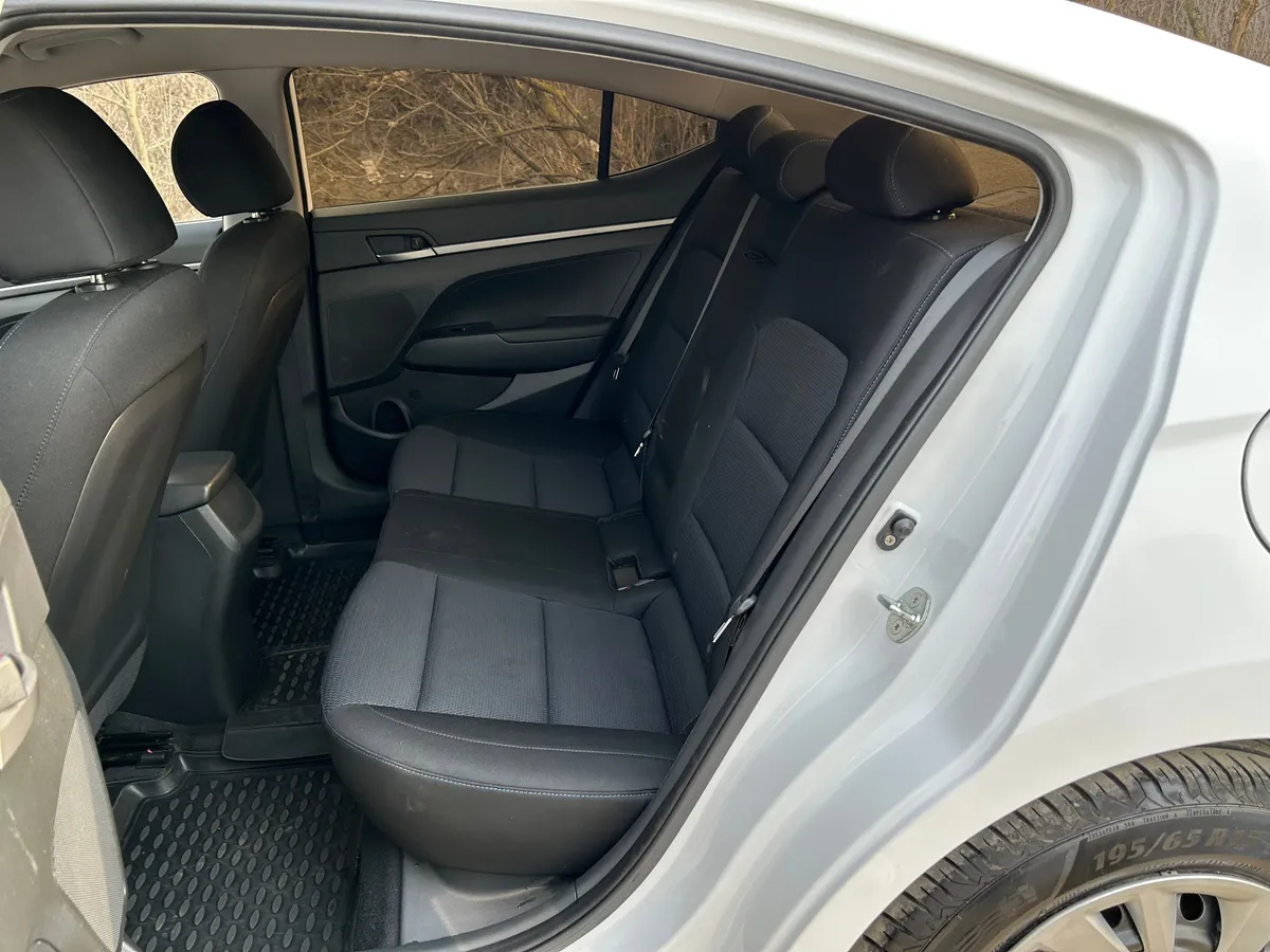 Hyundai Elantra 1.6 AT (128 л.с.)