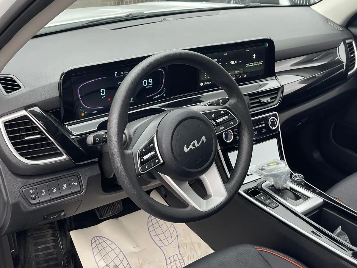 Kia Seltos 1.5 CVT (115 л.с.)