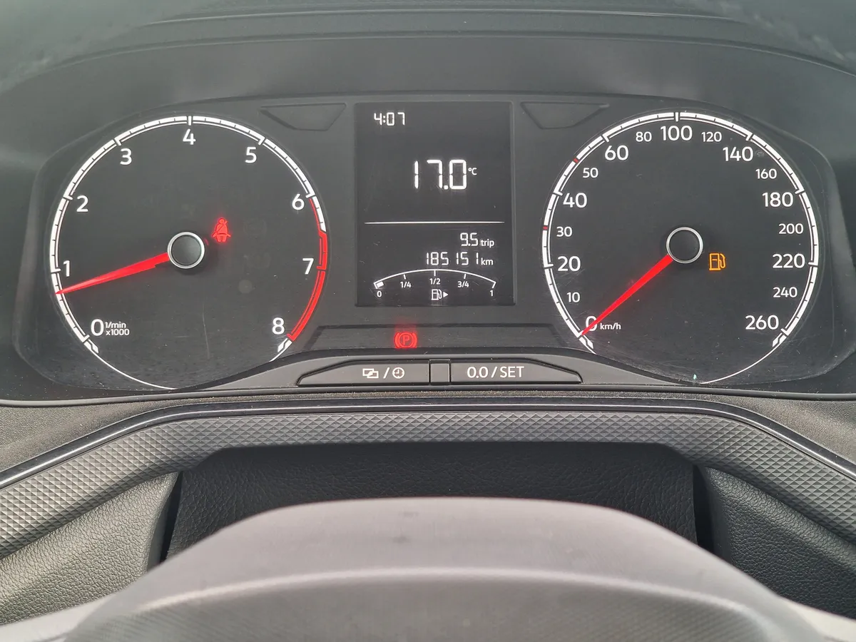 Volkswagen Polo 1.6 MT (110 л.с.)