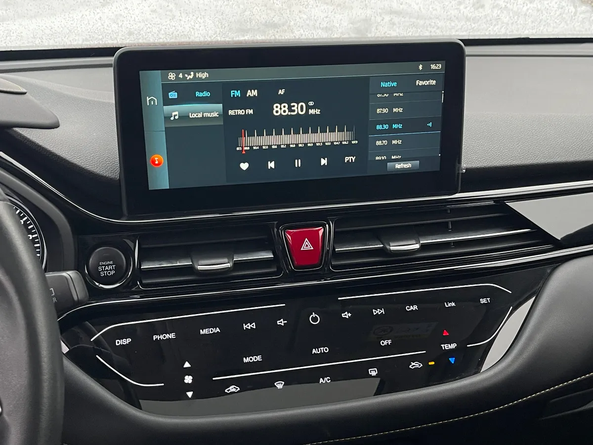 Москвич 3 1.5 CVT (150 л.с.)