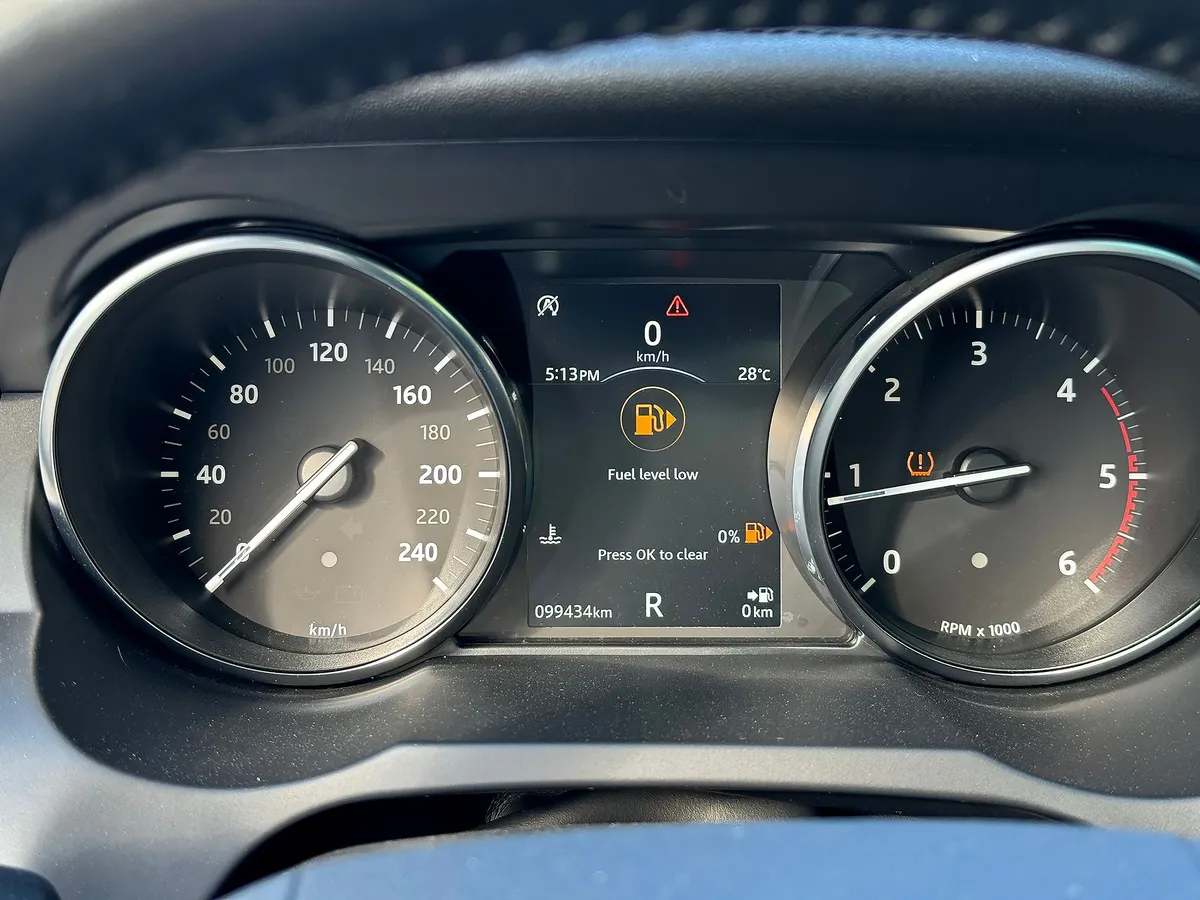 Land Rover Range Rover Evoque 2.2 TD AT AWD (190 л.с.)
