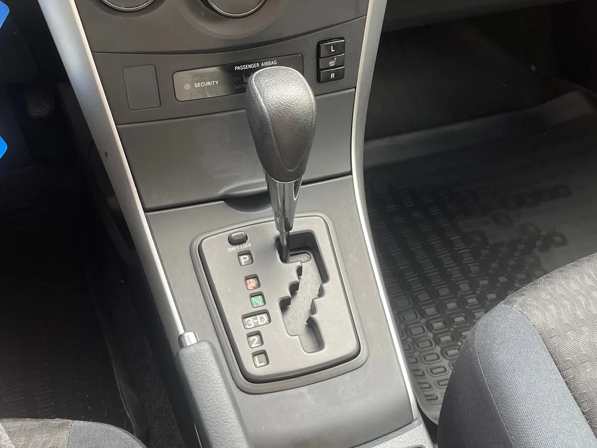 Toyota Corolla 1.6 AT (124 л.с.), 2011 — фото 10