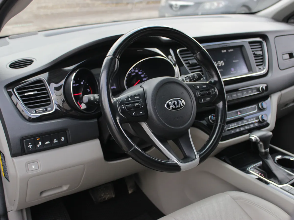 Kia Carnival 2.2 AT (202 л.с.)