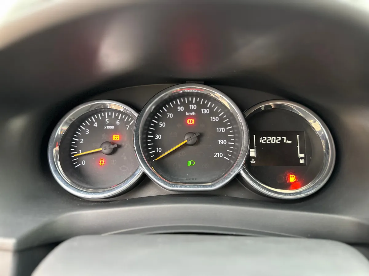 Renault Logan 1.6 MT (82 л.с.)