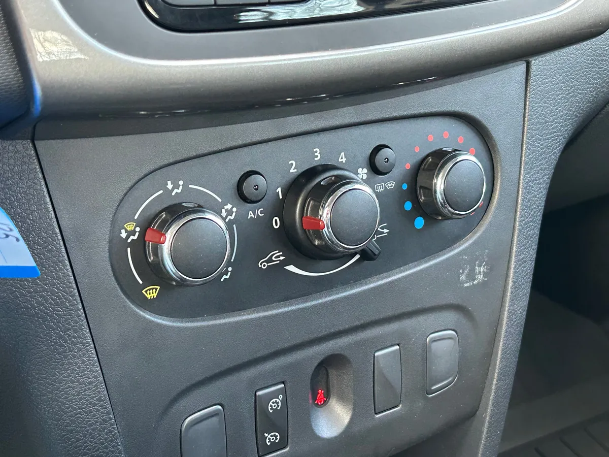 Renault Sandero 1.6 MT (113 л.с.)