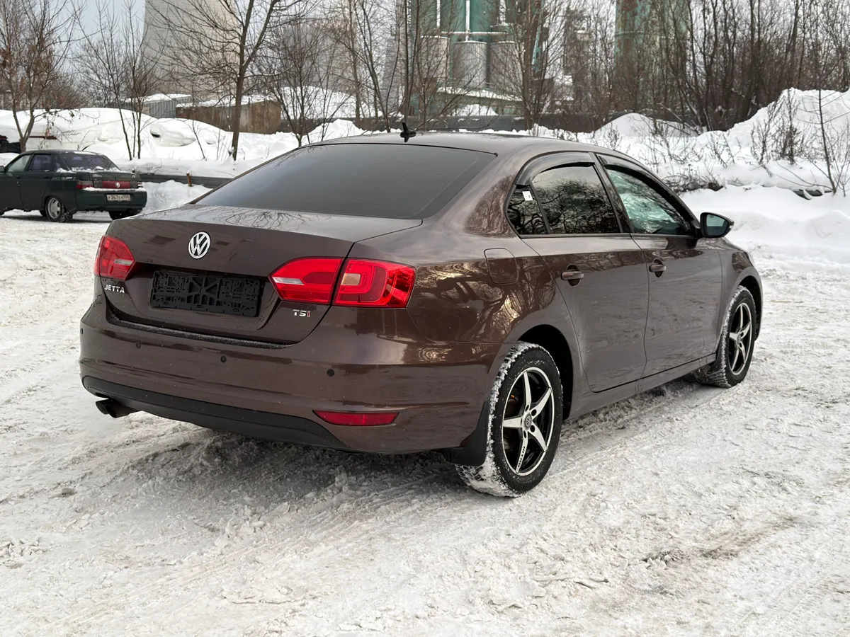 Volkswagen Jetta 1.4 TSI DSG (122 л.с.)