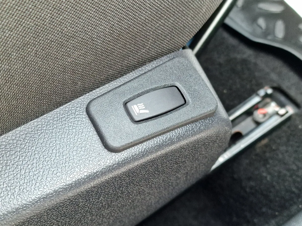 Nissan Almera 1.6 MT (102 л.с.)