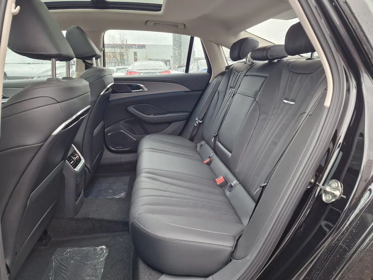 Hongqi H5 2.0 AT (218 л.с.)