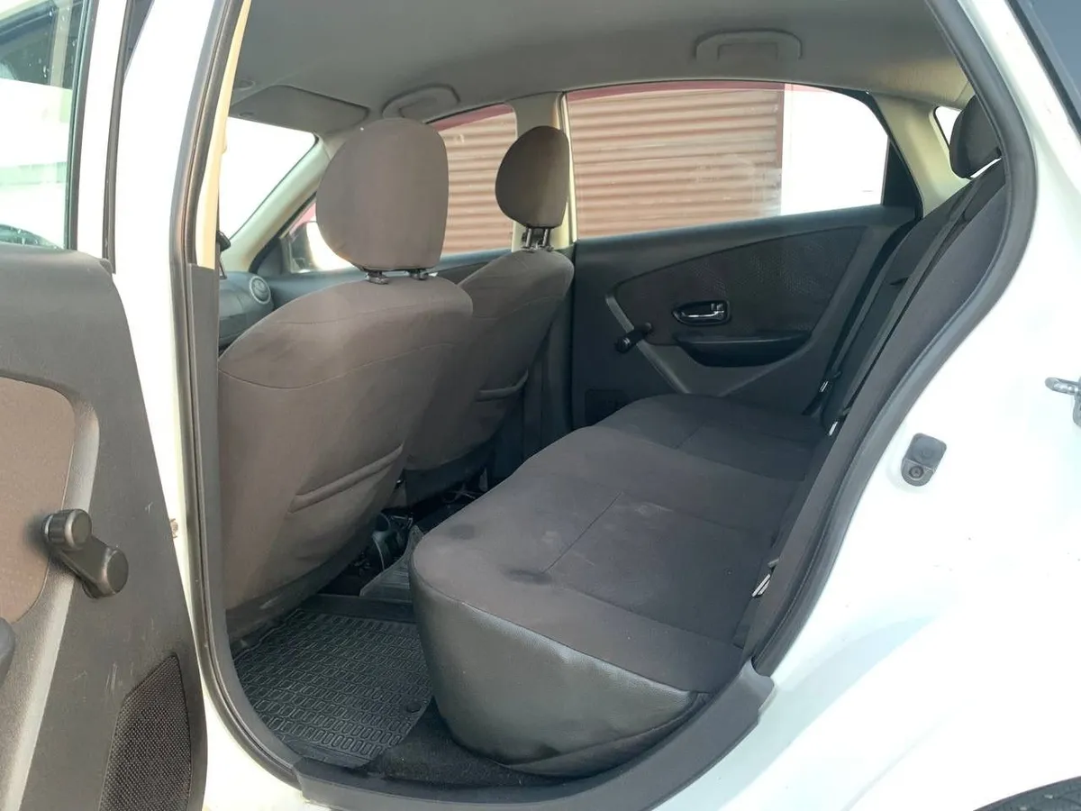 Nissan Almera 1.6 MT (102 л.с.)