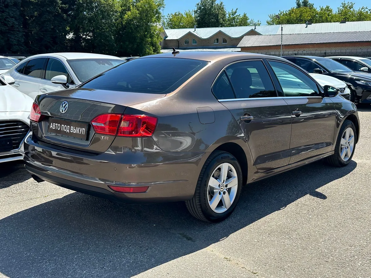 Volkswagen Jetta 1.6 MPI AT (110 л.с.)