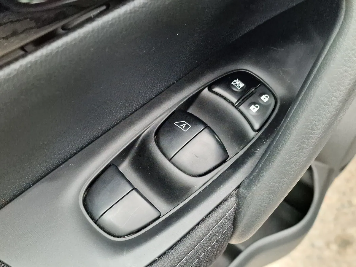 Nissan Qashqai 2.0 CVT (144 л.с.)