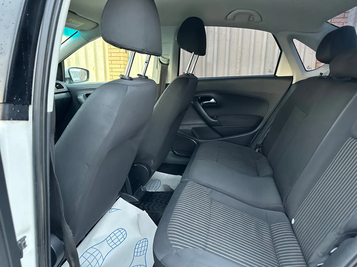 Volkswagen Polo 1.6 Tiptronic (105 л.с.)