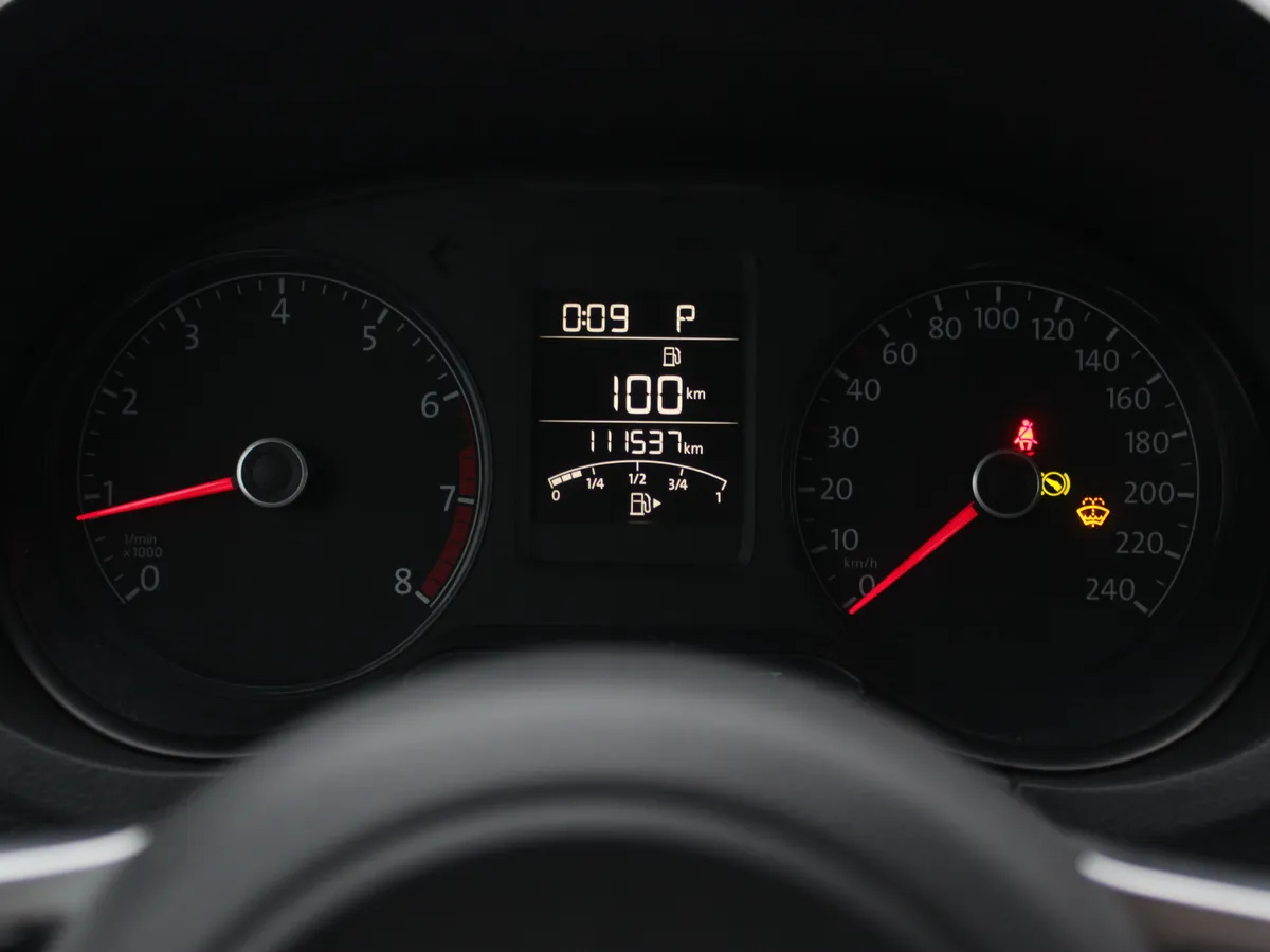 Volkswagen Polo 1.6 MPI AT (110 л.с.)