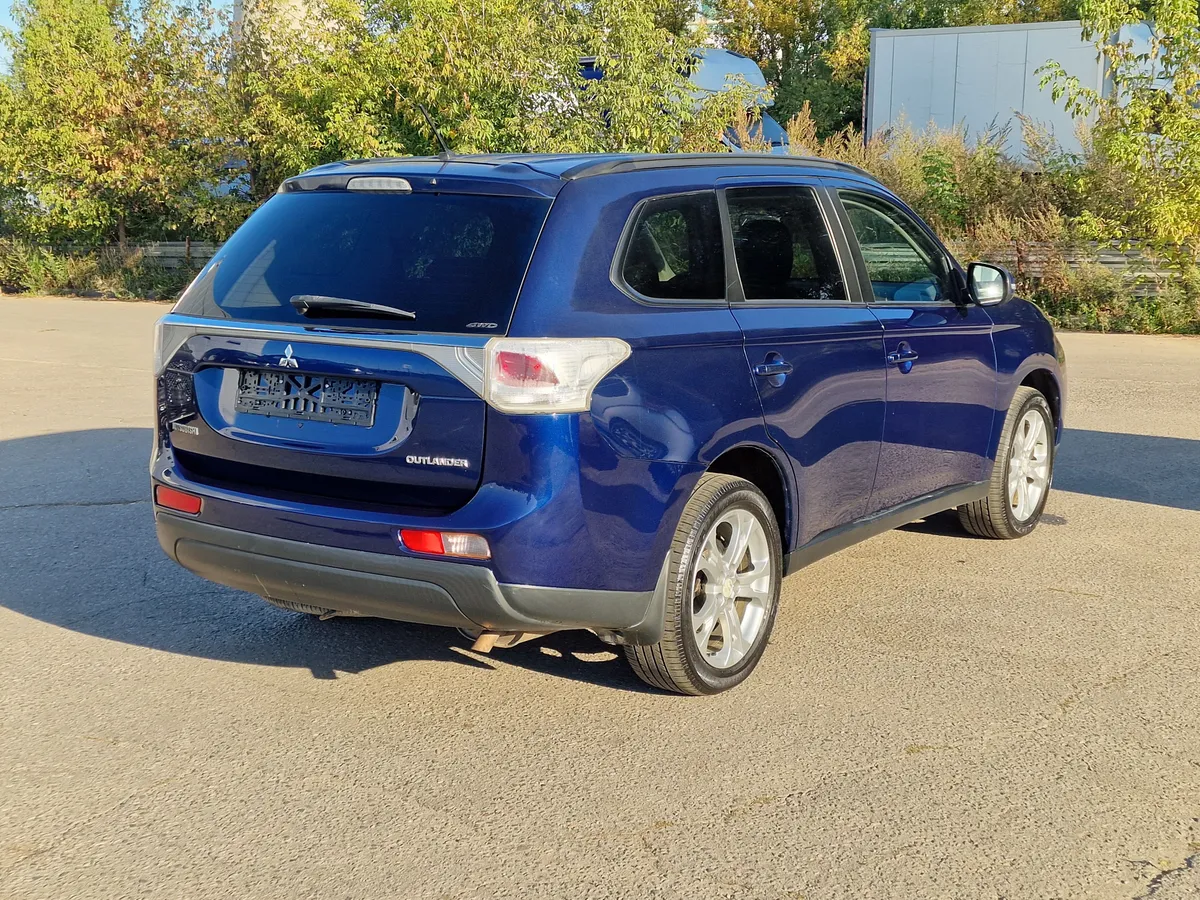 Mitsubishi Outlander 2.4 CVT 4WD (167 л.с.)