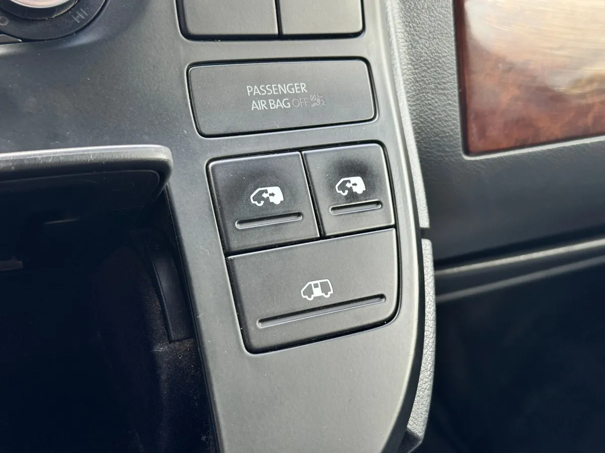 Volkswagen Multivan 2.0 MT (102 л.с.)