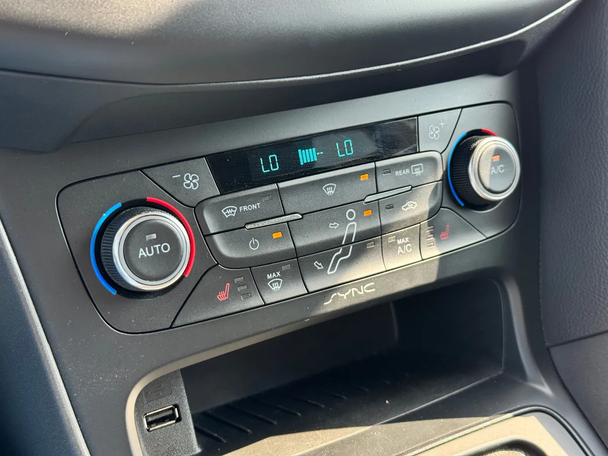 Ford Focus 1.6 Ti-VCT PowerShift (105 л.с.)