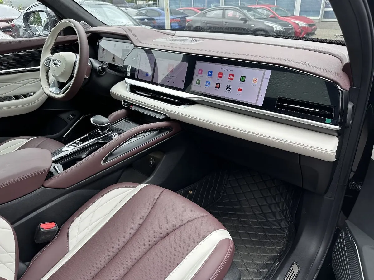 Geely Monjaro 2.0 AT 4WD (238 л.с.)