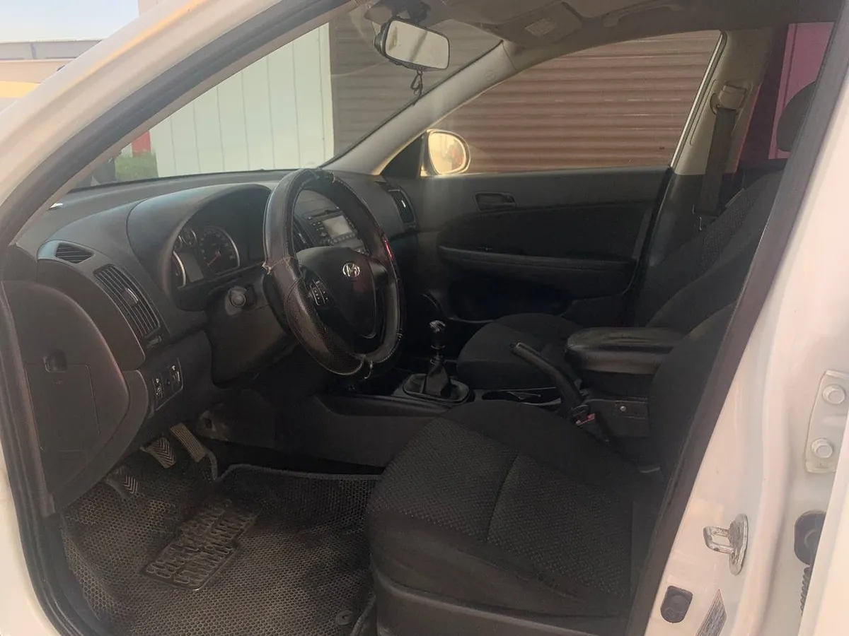 Hyundai i30 1.6 CRDi MT (90 л.с.)