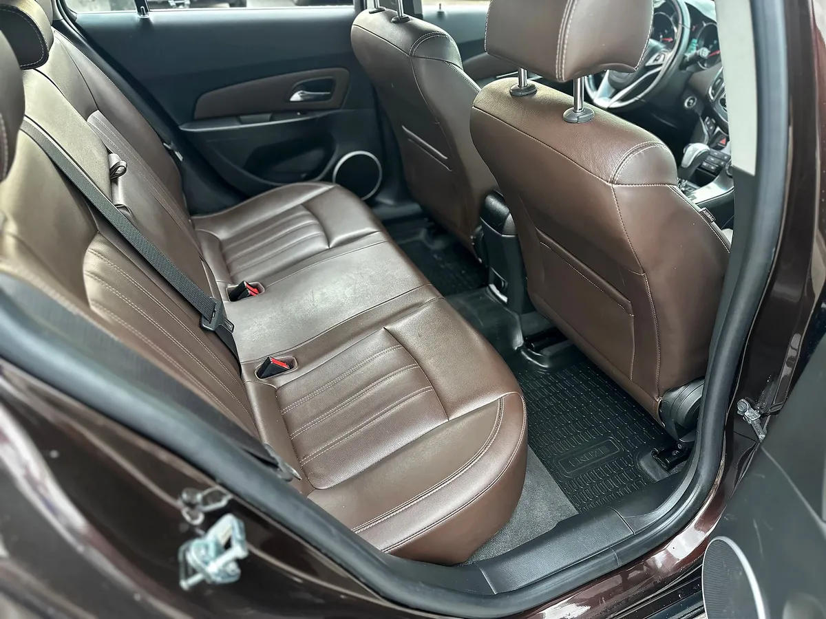 Chevrolet Cruze 1.8 AT (141 л.с.)