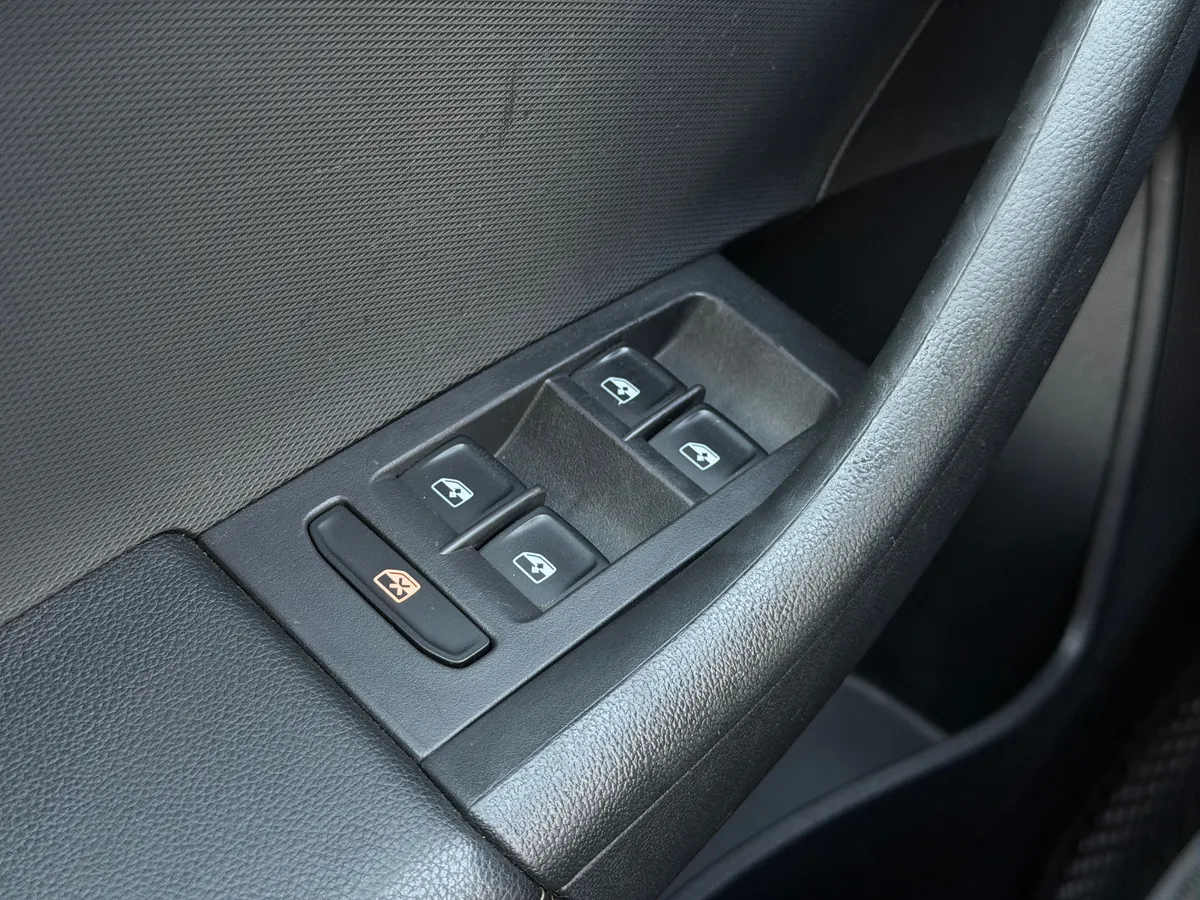 Volkswagen Polo 1.6 AT (110 л.с.)