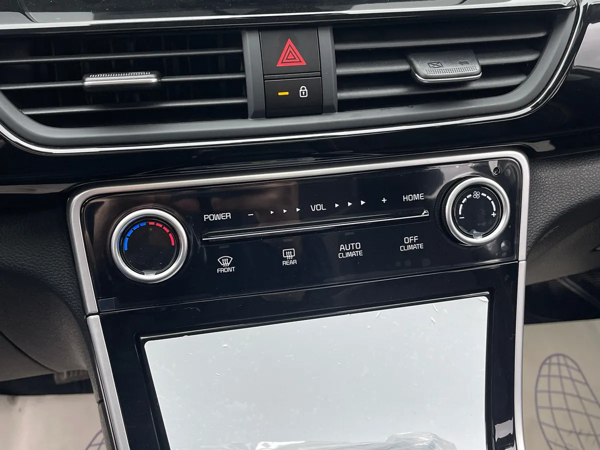 Kia Seltos 1.5 CVT (115 л.с.)