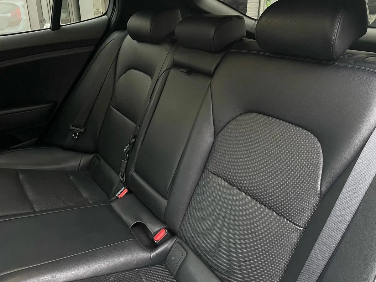 Kia Stinger 2.0 AT AWD (247 л.с.)