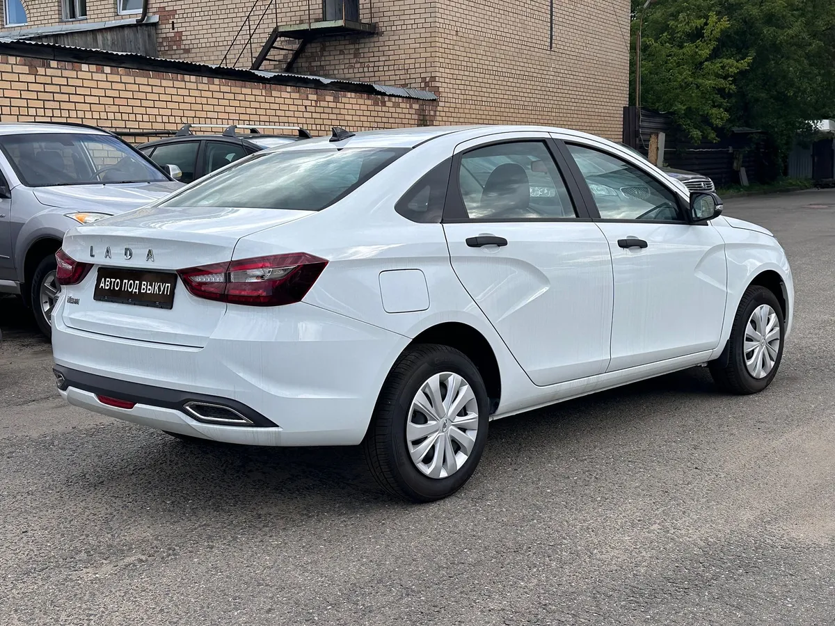 ВАЗ (Lada) Vesta 1.6 MT (106 л.с.)