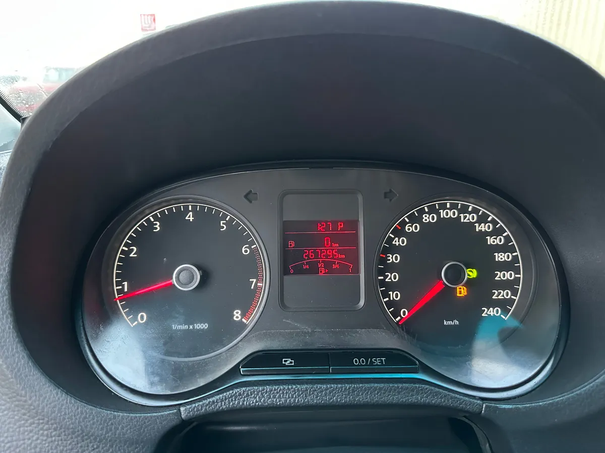 Volkswagen Polo 1.6 Tiptronic (105 л.с.)