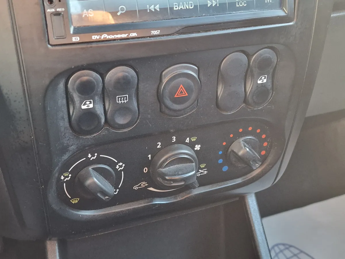 Nissan Almera 1.6 MT (102 л.с.)