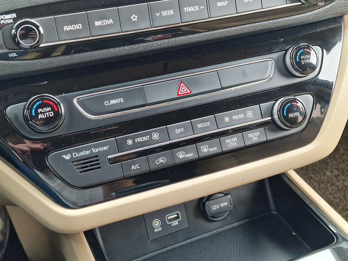 Kia Carnival 2.2 CRDi AT (200 л.с.)