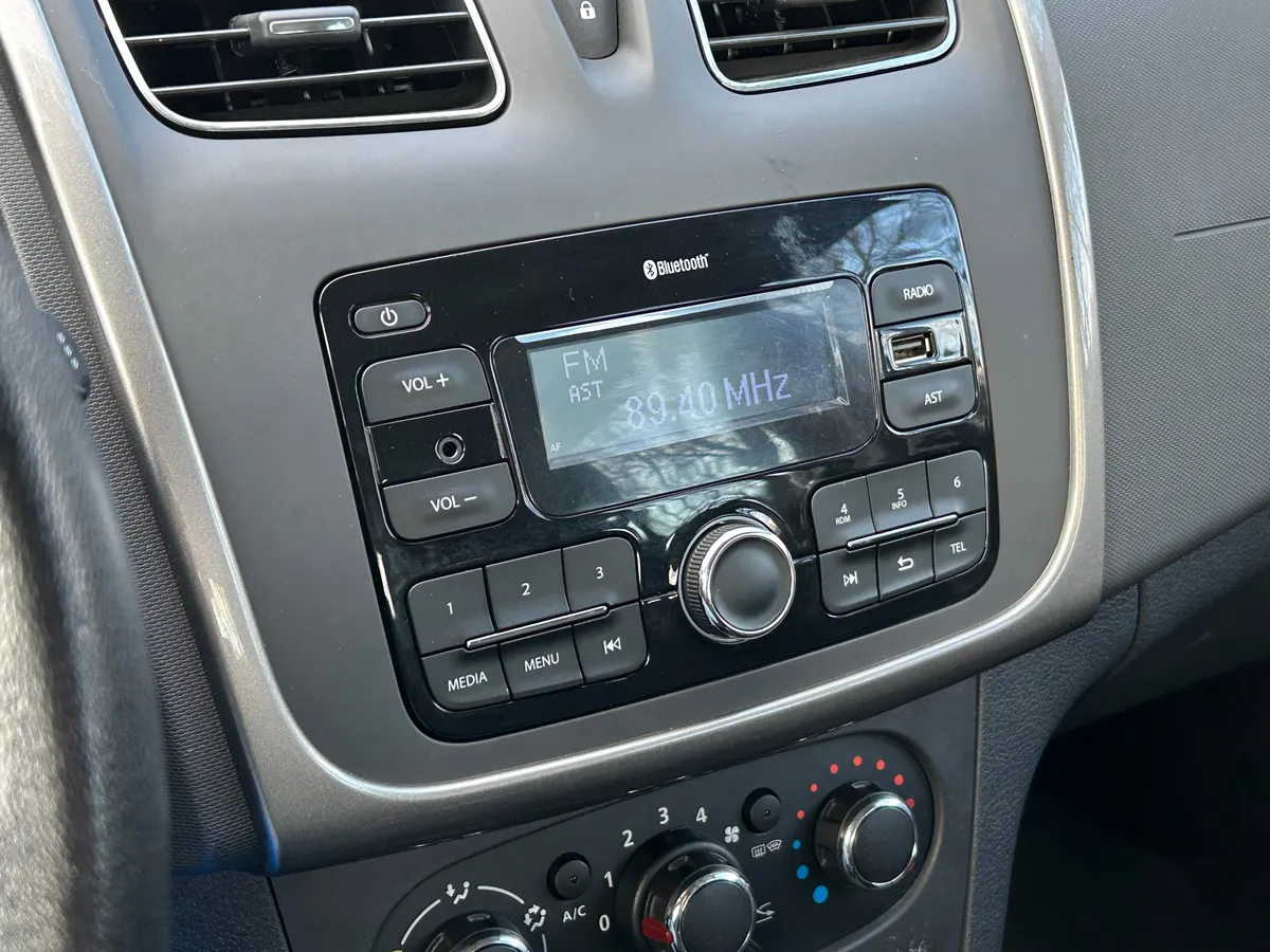 Renault Sandero 1.6 MT (113 л.с.)