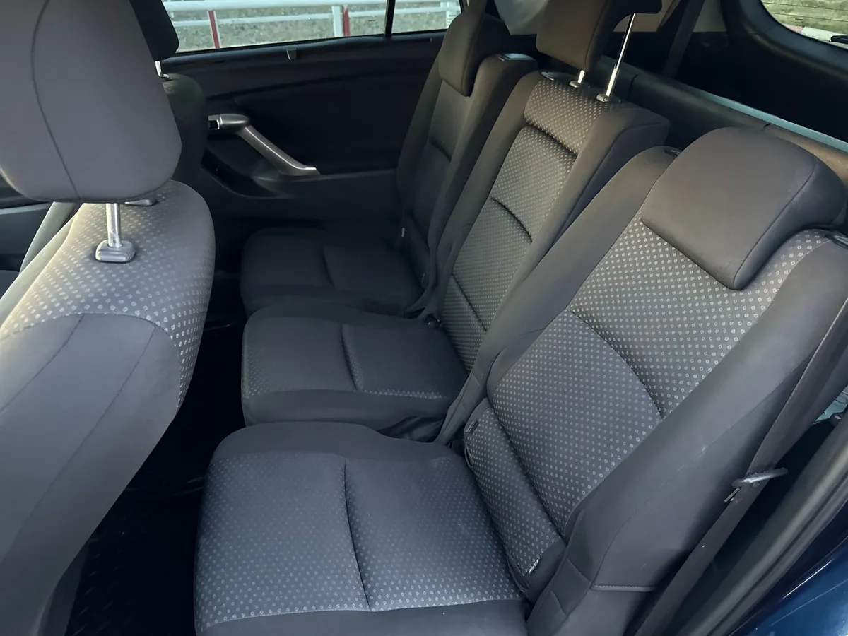 Toyota Verso 1.8 CVT (150 л.с.)
