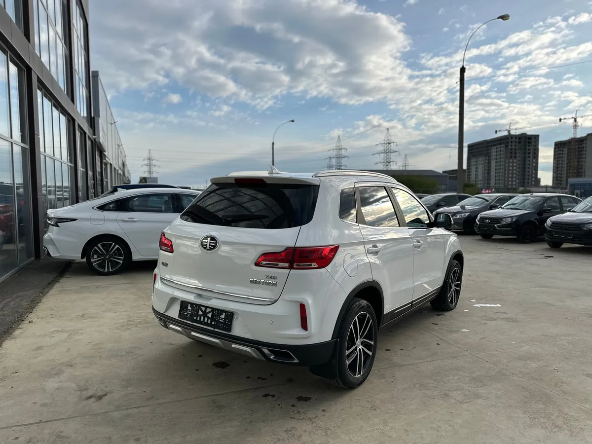 FAW Besturn X40 1.6 AT (108 л.с.)