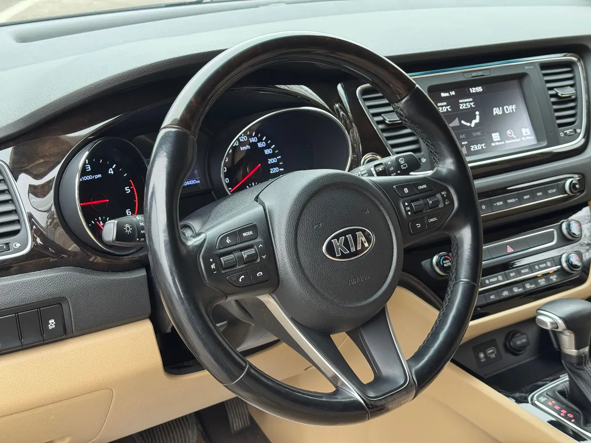 Kia Carnival 2.2 CRDi AT (200 л.с.)