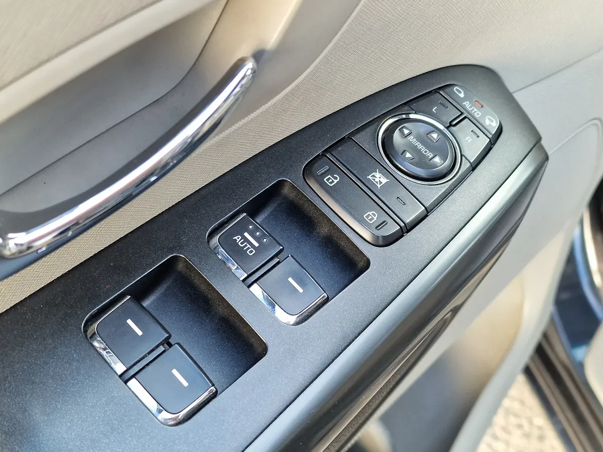 Kia Carnival 2.2 AT (202 л.с.)