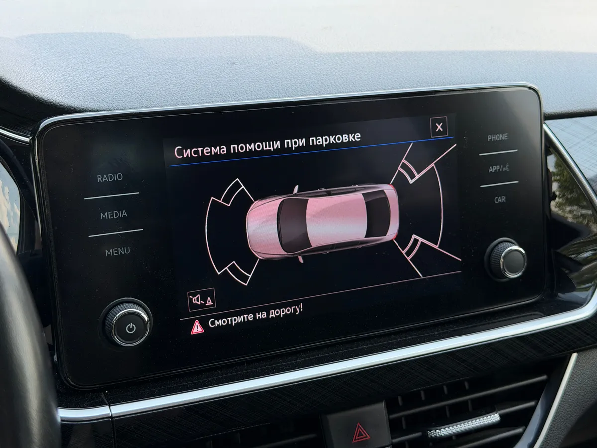 Volkswagen Polo 1.6 AT (110 л.с.)