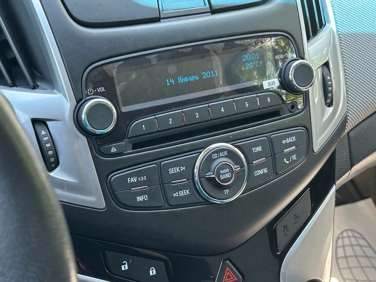 Chevrolet Cruze 1.8 AT (141 л.с.)