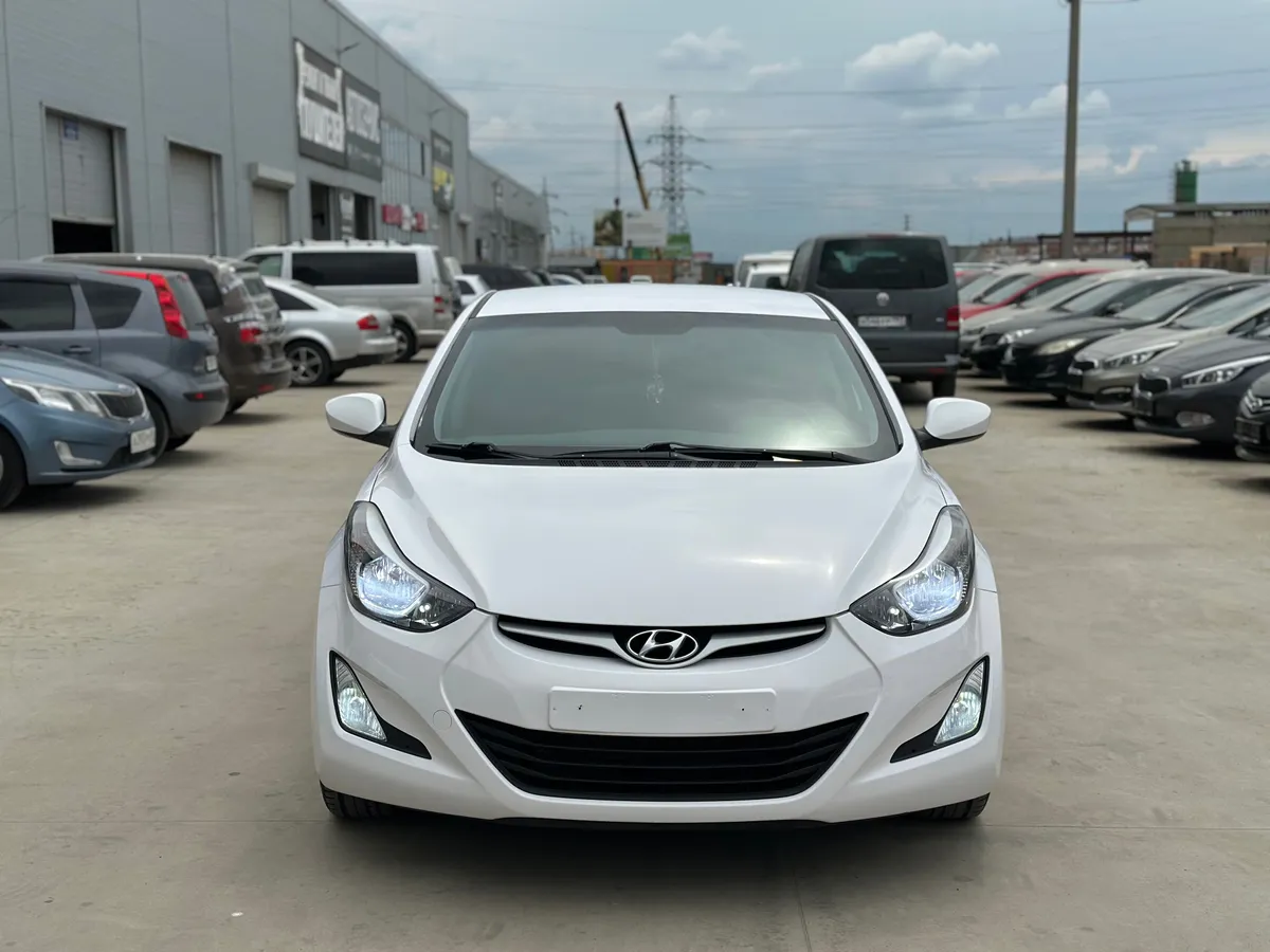 Hyundai Elantra 1.6 AT (132 л.с.)