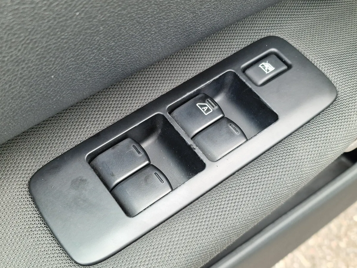 Nissan Qashqai 1.6 CVT FWD (117 л.с.)