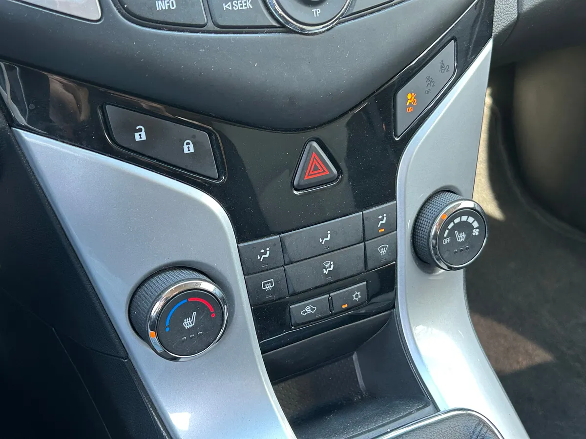 Chevrolet Cruze 1.8 MT (141 л.с.)