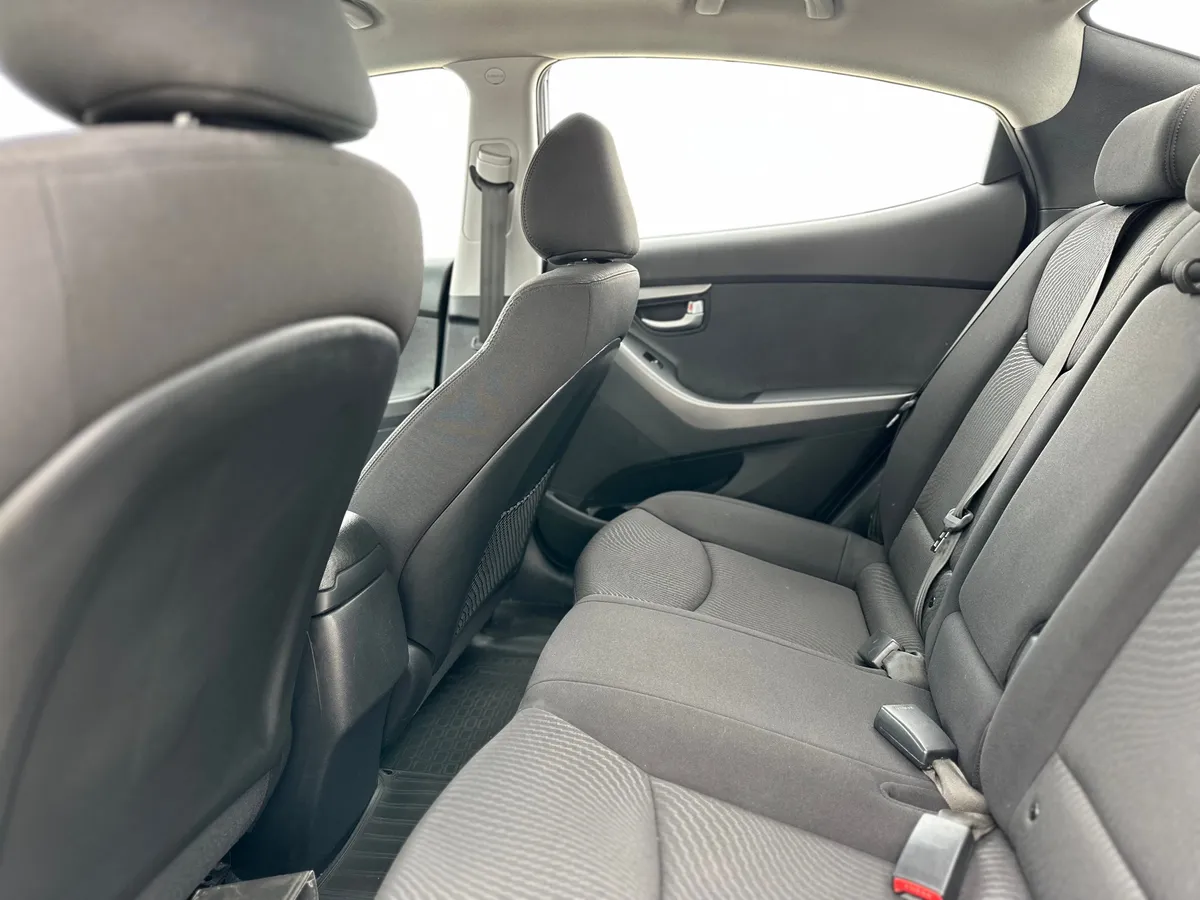 Hyundai Elantra 1.6 AT (132 л.с.)