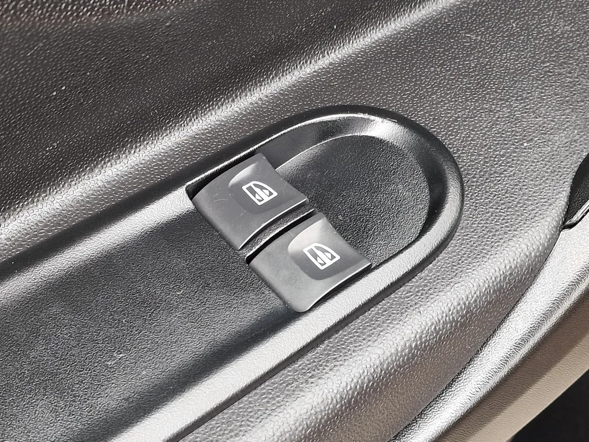 ВАЗ (Lada) XRAY 1.6 MT (106 л.с.)