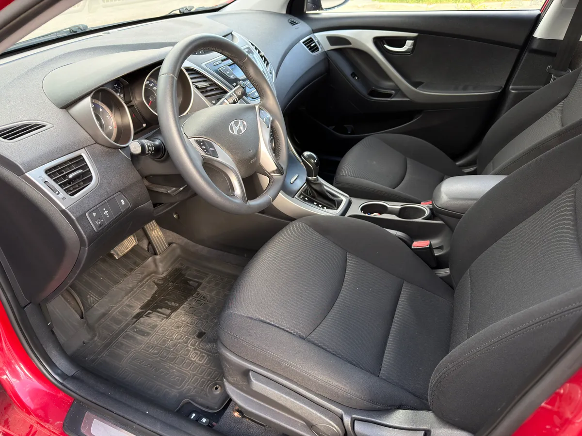 Hyundai Elantra 1.6 AT (132 л.с.)