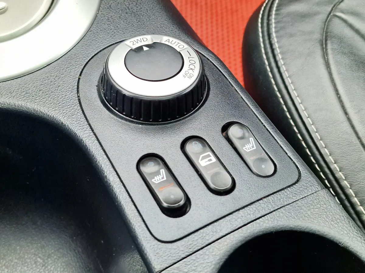 Nissan Qashqai 2.0 CVT AWD (141 л.с.)